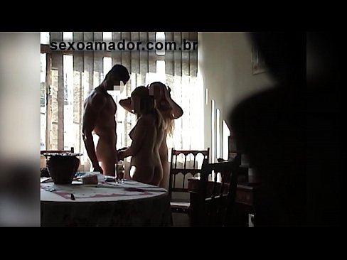 ❤️ Amigos sexuais convidam um homem gigante e um ménage à trois com ele Sexo vídeo em porno pt.studiya-lpg-massazha-na-metro-vodnyj-stadion.ru ❌